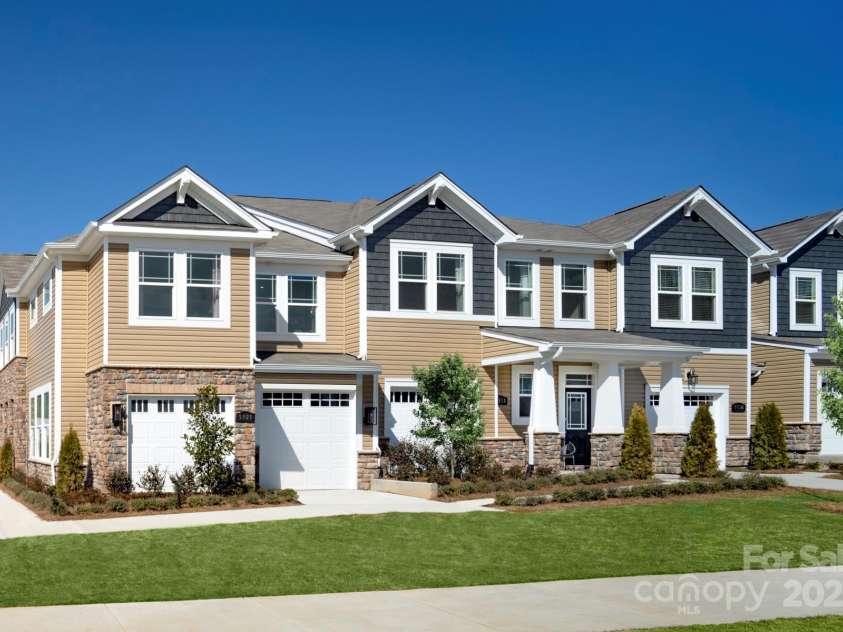9020 Northfield Crossing Drive, Charlotte, NC 28269.  MLS# CAR4220979, YatesRealty ID 10987. 