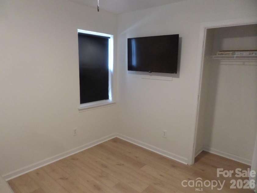 3216 Lasalle Street, Charlotte, NC 28216.  MLS# CAR4325298, YatesRealty ID 10988. 