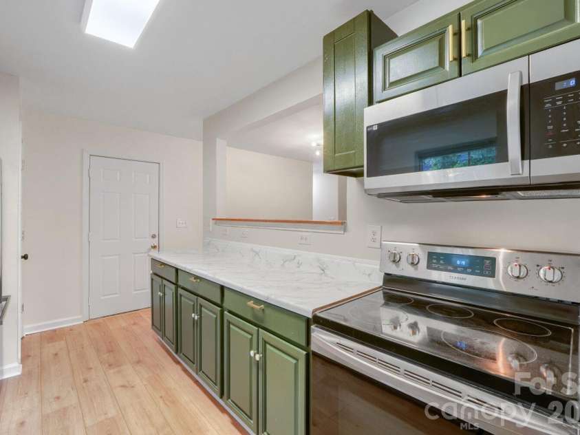 3216 Lasalle Street, Charlotte, NC 28216.  MLS# CAR4420657, YatesRealty ID 10988. 