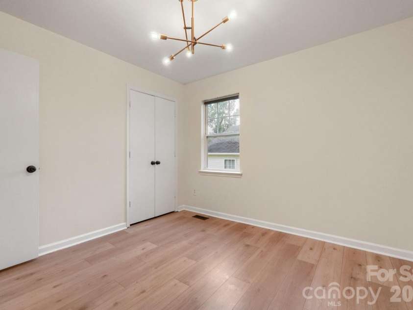 3216 Lasalle Street, Charlotte, NC 28216.  MLS# CAR4420657, YatesRealty ID 10988. 