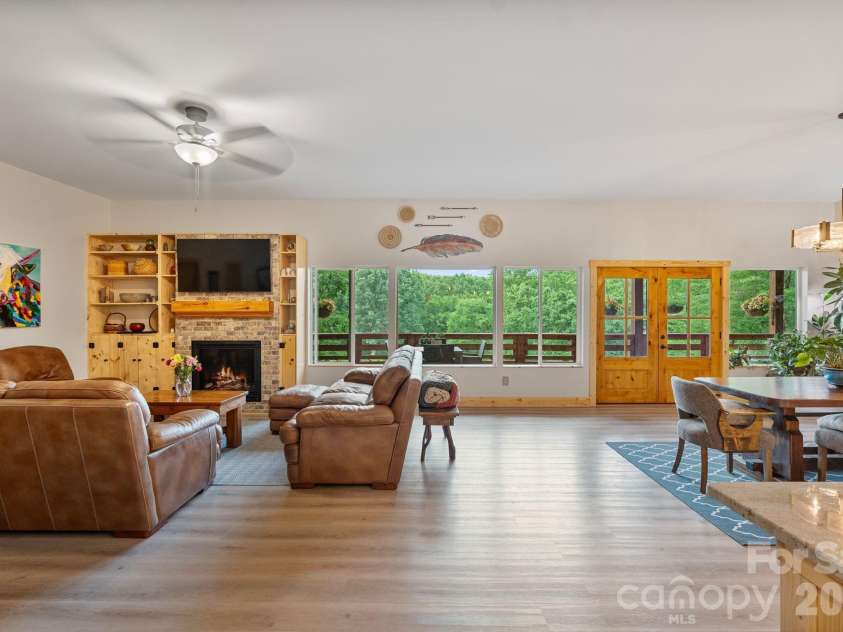9870 Harvest Lane, Davidson, NC 28036.  MLS# CAR4385994, YatesRealty ID 10989. 