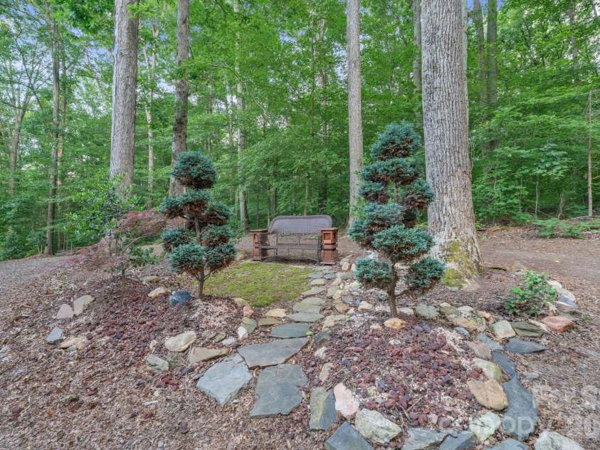 9870 Harvest Lane, Davidson, NC 28036.  MLS# CAR4385994, YatesRealty ID 10989. 