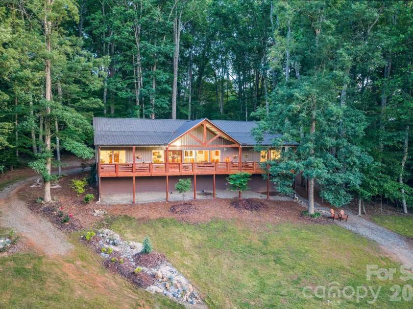 9870 Harvest Lane, Davidson, NC 28036.  MLS# CAR4385994, YatesRealty ID 10989. Barndominium