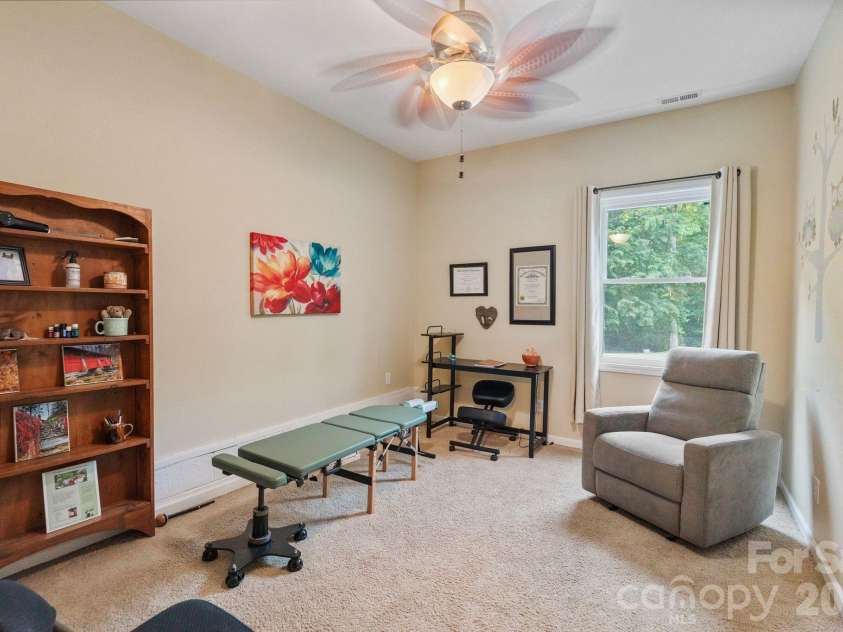 9870 Harvest Lane, Davidson, NC 28036.  MLS# CAR4385994, YatesRealty ID 10989. Cottage bedroom 