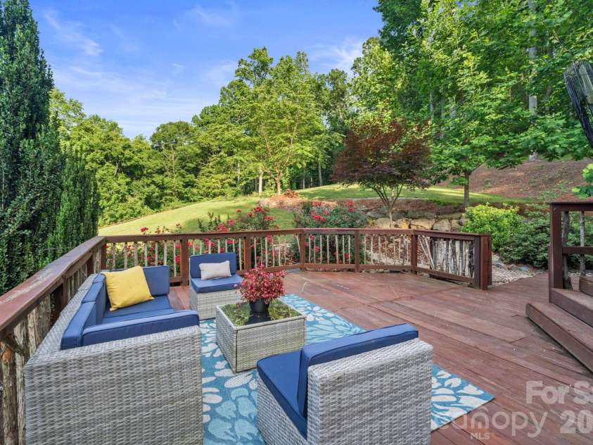 9870 Harvest Lane, Davidson, NC 28036.  MLS# CAR4385994, YatesRealty ID 10989. Cottage Patio