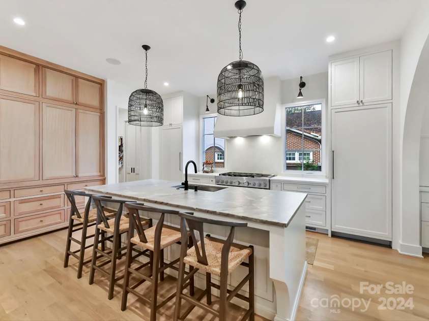 1401 Heather Lane, Charlotte, NC 28209.  MLS# CAR4198264, YatesRealty ID 1099. 