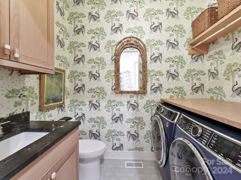 1401 Heather Lane, Charlotte, NC 28209.  MLS# CAR4198264, YatesRealty ID 1099. 