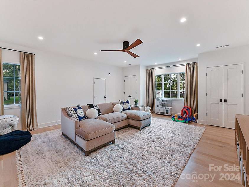 1401 Heather Lane, Charlotte, NC 28209.  MLS# CAR4198264, YatesRealty ID 1099. 