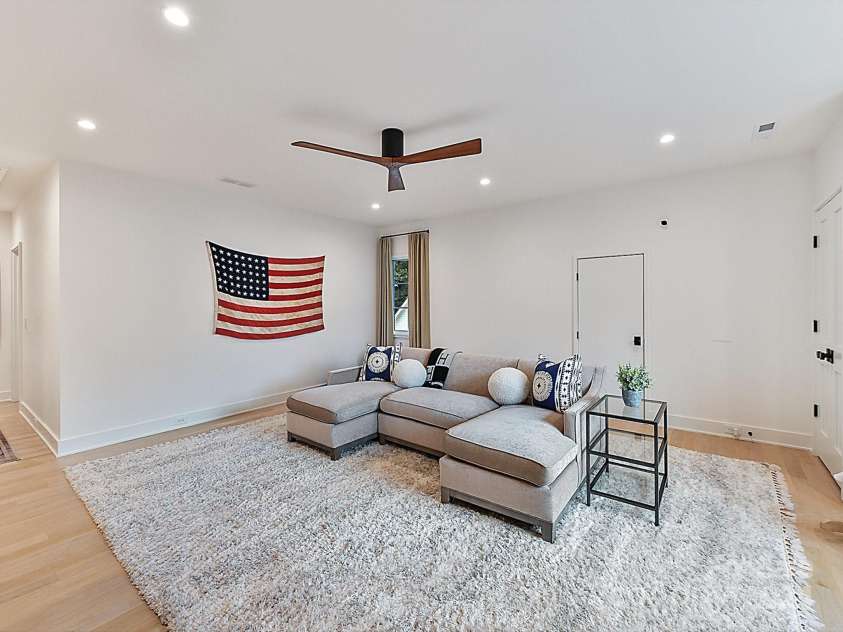 1401 Heather Lane, Charlotte, NC 28209.  MLS# CAR4198264, YatesRealty ID 1099. 
