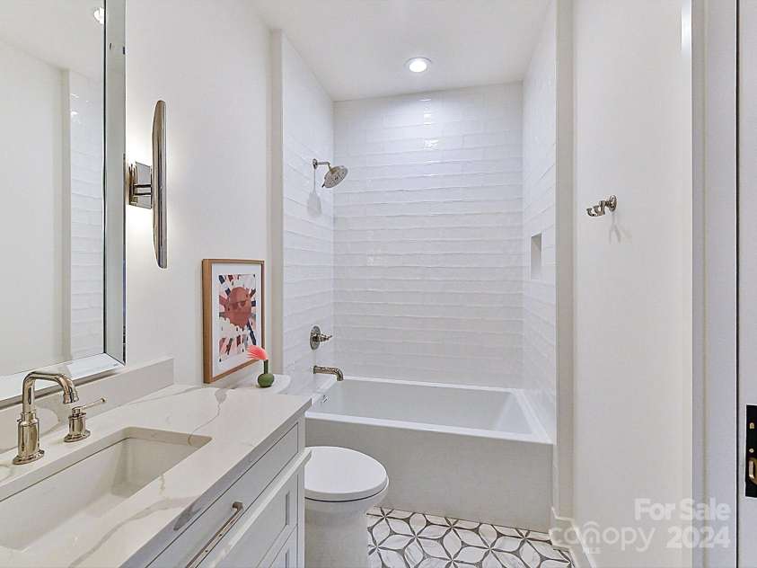 1401 Heather Lane, Charlotte, NC 28209.  MLS# CAR4198264, YatesRealty ID 1099. 