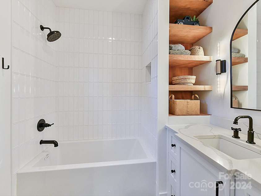 1401 Heather Lane, Charlotte, NC 28209.  MLS# CAR4198264, YatesRealty ID 1099. 
