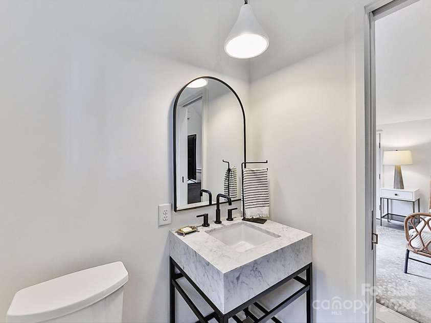 1401 Heather Lane, Charlotte, NC 28209.  MLS# CAR4198264, YatesRealty ID 1099. 