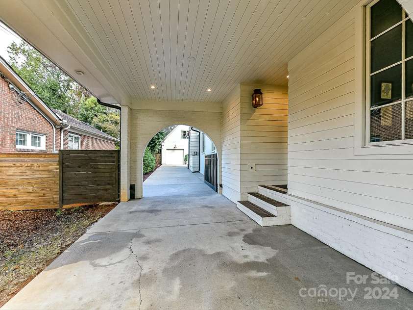 1401 Heather Lane, Charlotte, NC 28209.  MLS# CAR4198264, YatesRealty ID 1099. 