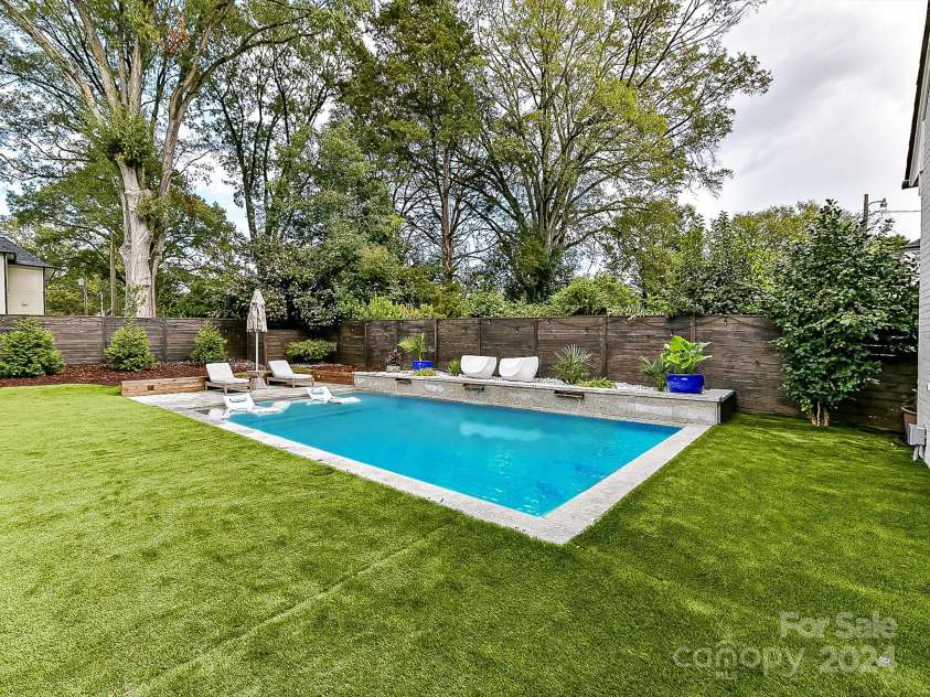1401 Heather Lane, Charlotte, NC 28209.  MLS# CAR4198264, YatesRealty ID 1099. 