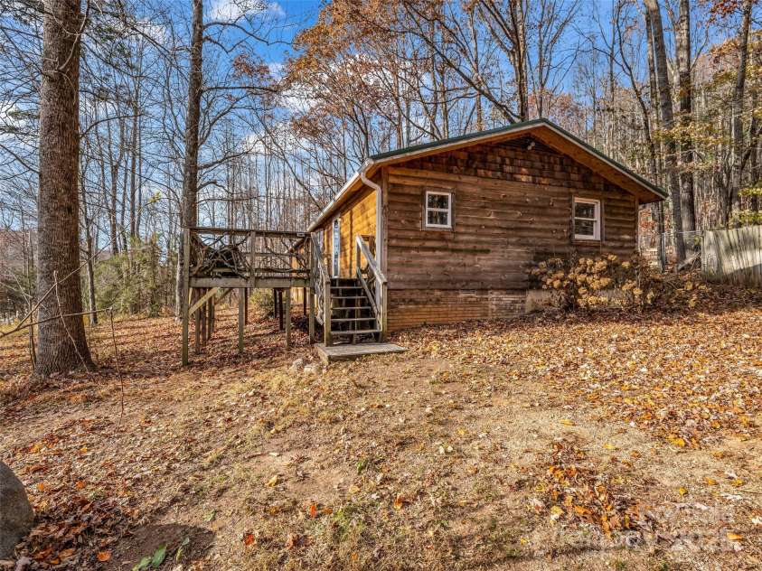 3620 Howard Gap Road, Saluda, NC 28773.  MLS# CAR4322443, YatesRealty ID 1099. 
