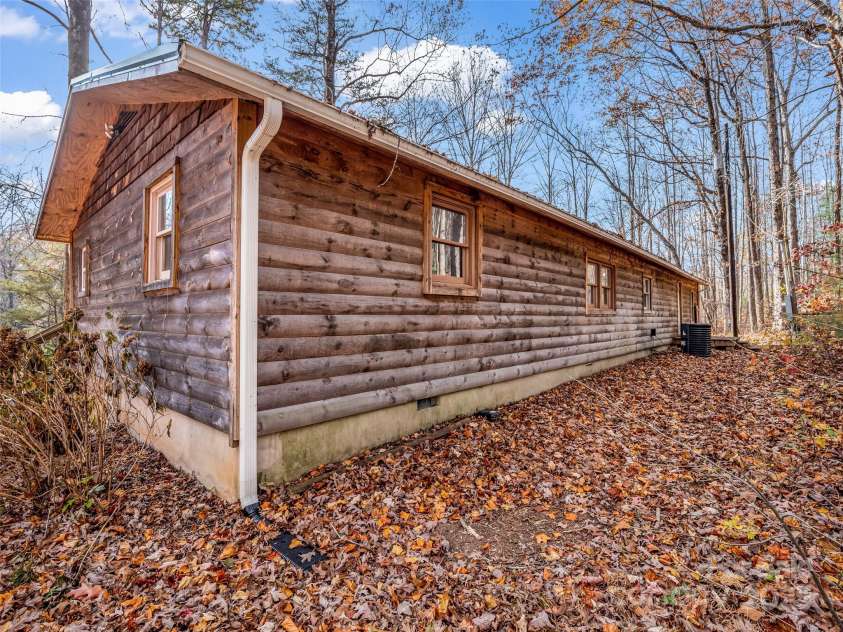 3620 Howard Gap Road, Saluda, NC 28773.  MLS# CAR4322443, YatesRealty ID 1099. 