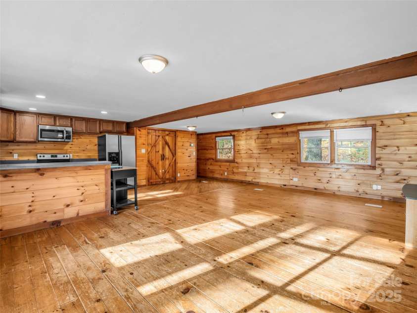 3620 Howard Gap Road, Saluda, NC 28773.  MLS# CAR4322443, YatesRealty ID 1099. 