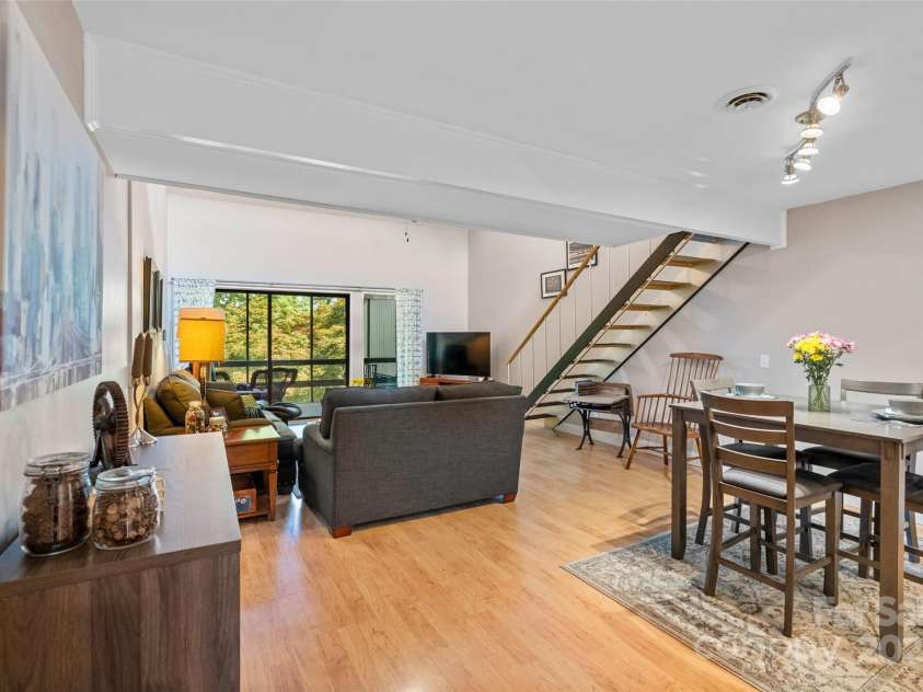 5 Lakemoor Lane, Hendersonville, NC 28739.  MLS# CAR4253352, YatesRealty ID 10990. Living/Dining room