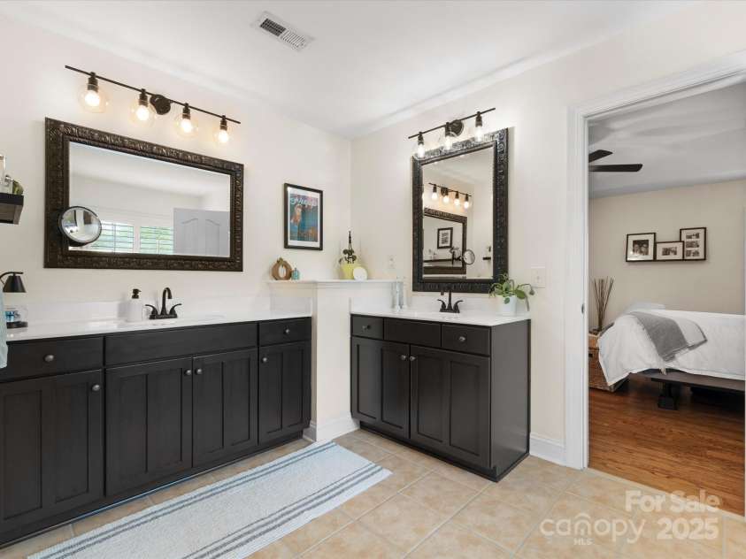 246 Mcduffie Lane, Fort Mill, SC 29715.  MLS# CAR4249376, YatesRealty ID 10991. 