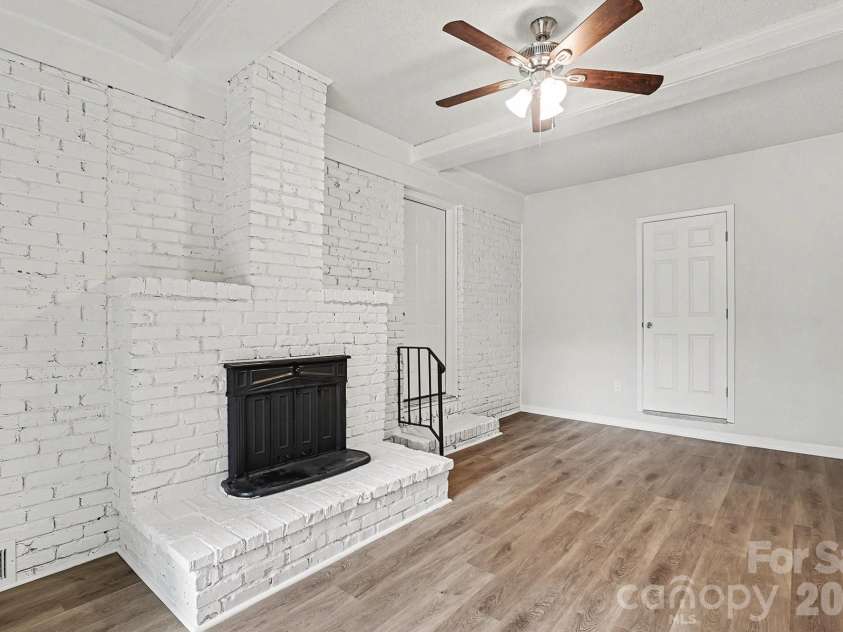 3431 Shamrock Drive, Charlotte, NC 28215.  MLS# CAR4335040, YatesRealty ID 10992. 