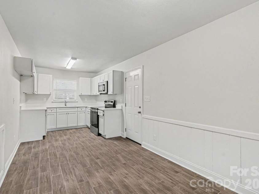 3431 Shamrock Drive, Charlotte, NC 28215.  MLS# CAR4335040, YatesRealty ID 10992. 
