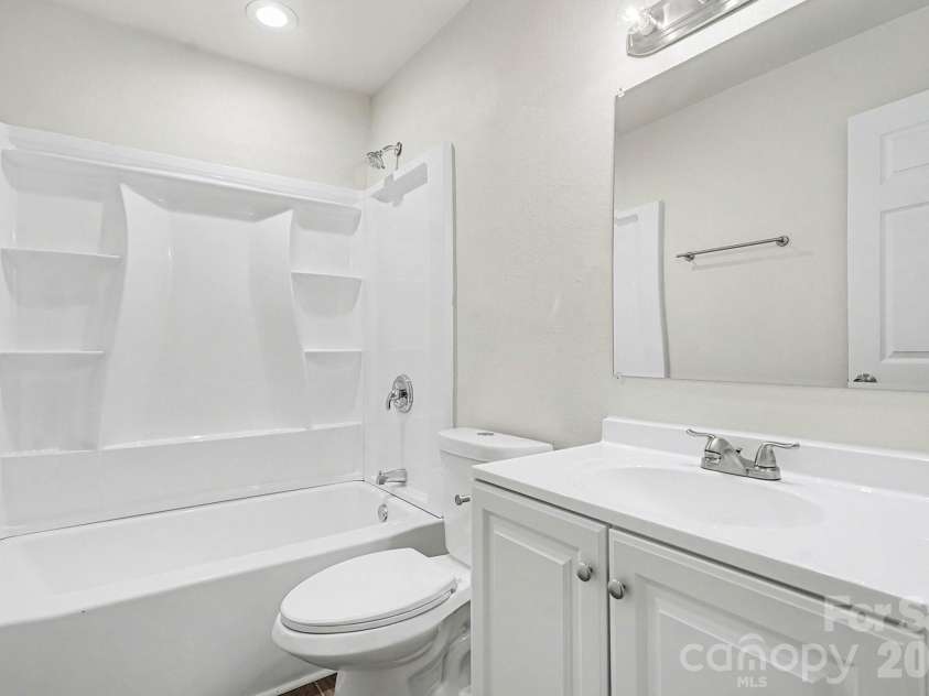 3431 Shamrock Drive, Charlotte, NC 28215.  MLS# CAR4335040, YatesRealty ID 10992. 