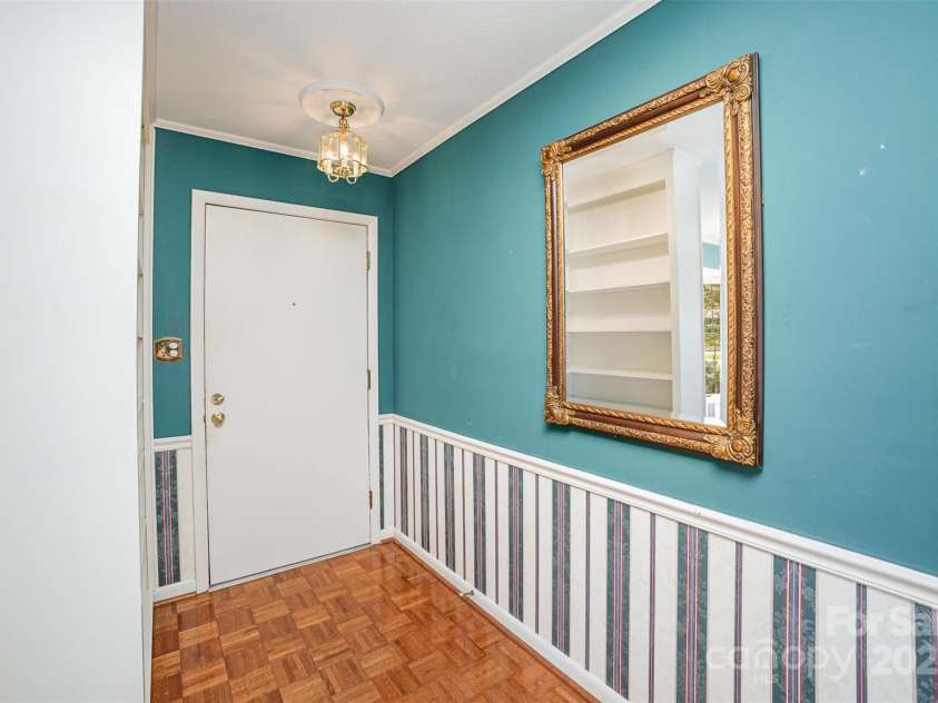 726 Grandview Drive, Concord, NC 28025.  MLS# CAR4242863, YatesRealty ID 10992. 