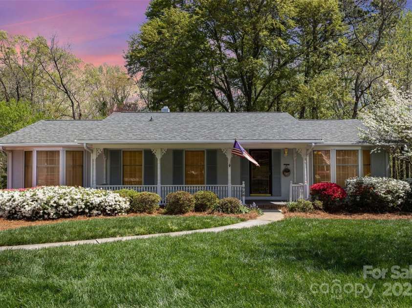 726 Grandview Drive, Concord, NC 28025.  MLS# CAR4242863, YatesRealty ID 10992. ~Welcome Home~