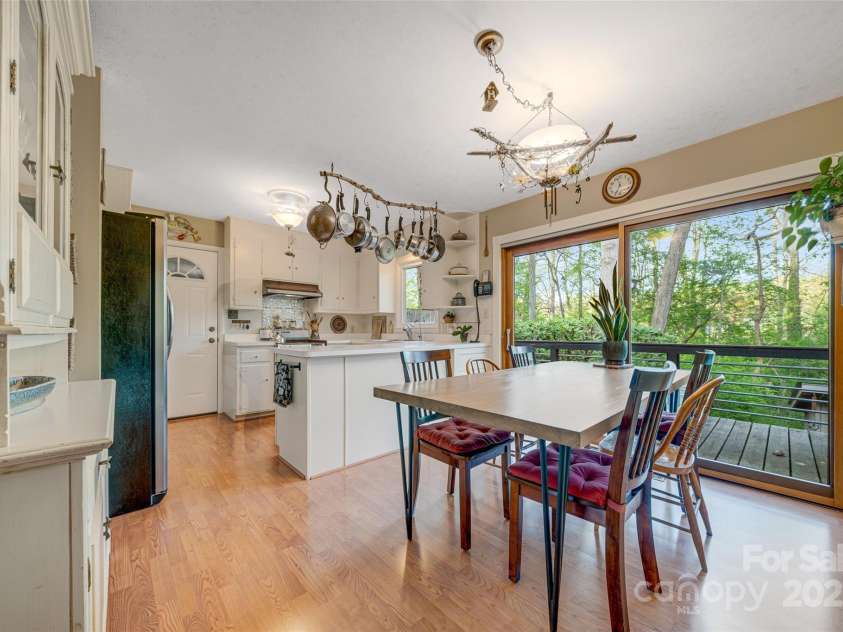 23 Zephyr Drive, Asheville, NC 28806.  MLS# CAR4241105, YatesRealty ID 10993. 