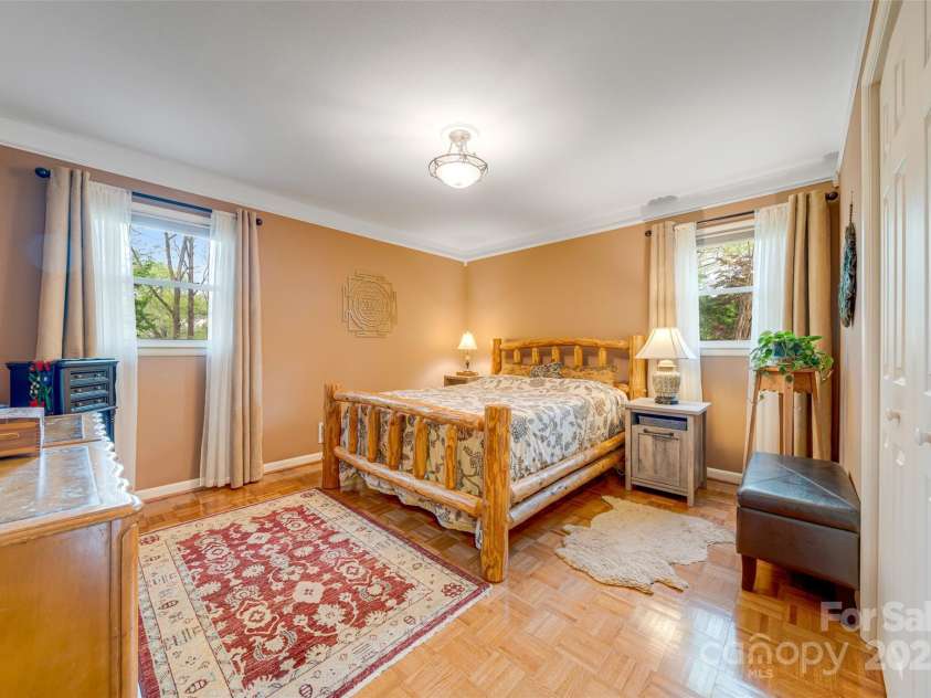 23 Zephyr Drive, Asheville, NC 28806.  MLS# CAR4241105, YatesRealty ID 10993. 