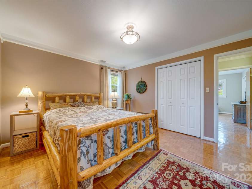 23 Zephyr Drive, Asheville, NC 28806.  MLS# CAR4241105, YatesRealty ID 10993. 