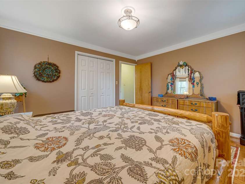 23 Zephyr Drive, Asheville, NC 28806.  MLS# CAR4241105, YatesRealty ID 10993. 