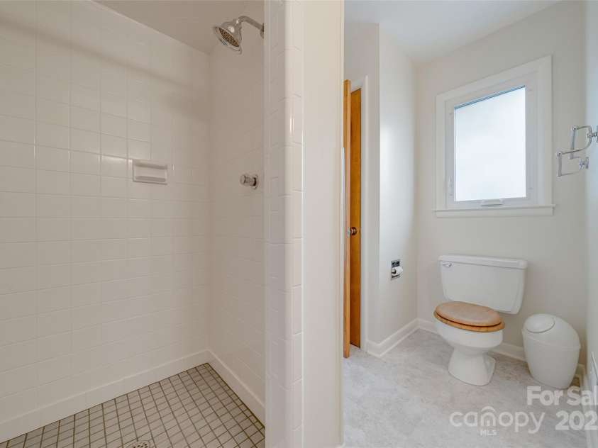 23 Zephyr Drive, Asheville, NC 28806.  MLS# CAR4241105, YatesRealty ID 10993. 