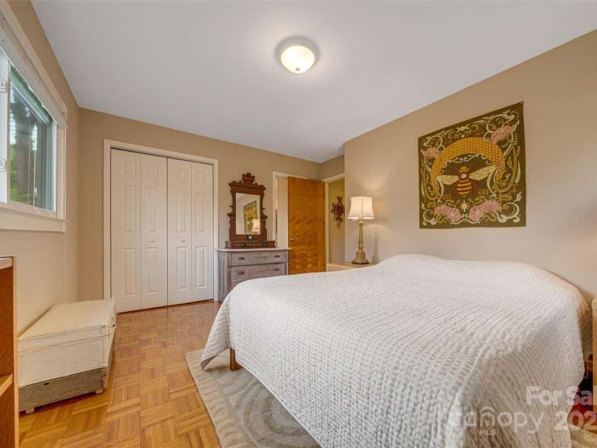 23 Zephyr Drive, Asheville, NC 28806.  MLS# CAR4241105, YatesRealty ID 10993. 