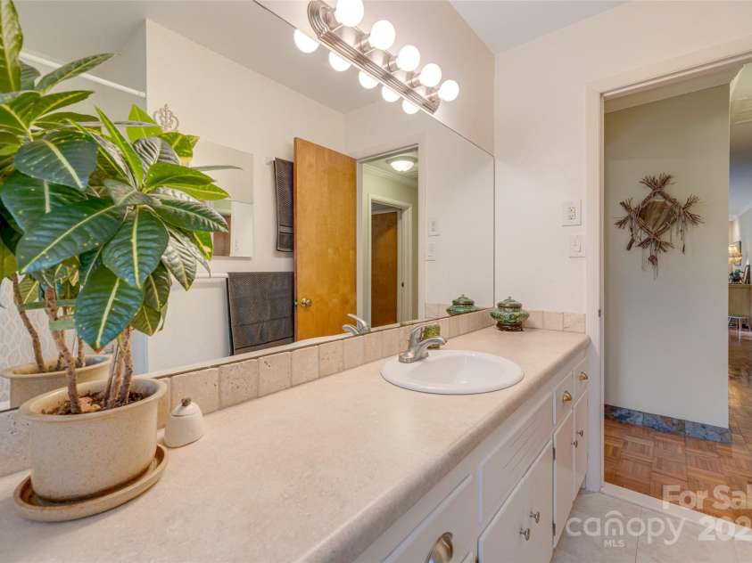 23 Zephyr Drive, Asheville, NC 28806.  MLS# CAR4241105, YatesRealty ID 10993. 