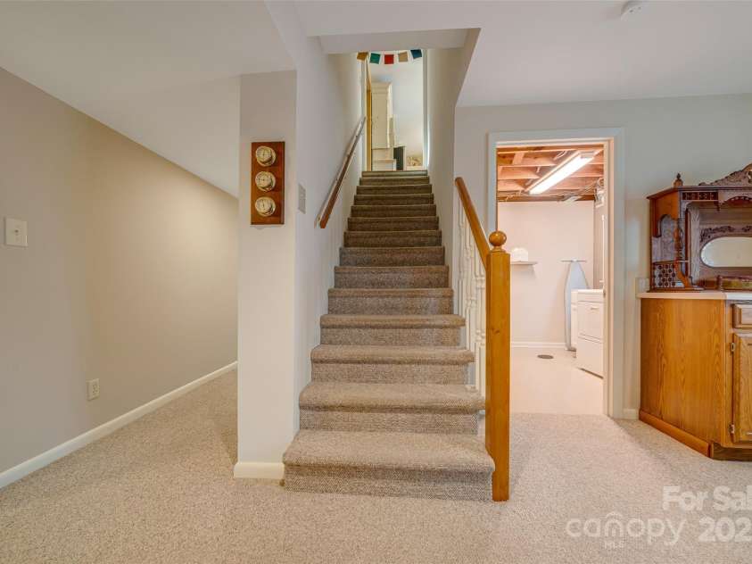 23 Zephyr Drive, Asheville, NC 28806.  MLS# CAR4241105, YatesRealty ID 10993. 