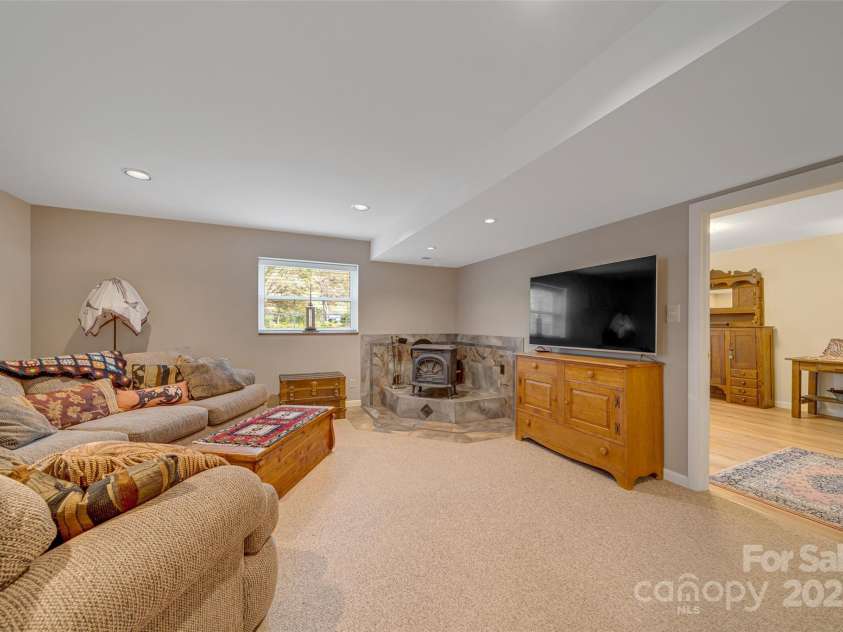 23 Zephyr Drive, Asheville, NC 28806.  MLS# CAR4241105, YatesRealty ID 10993. 