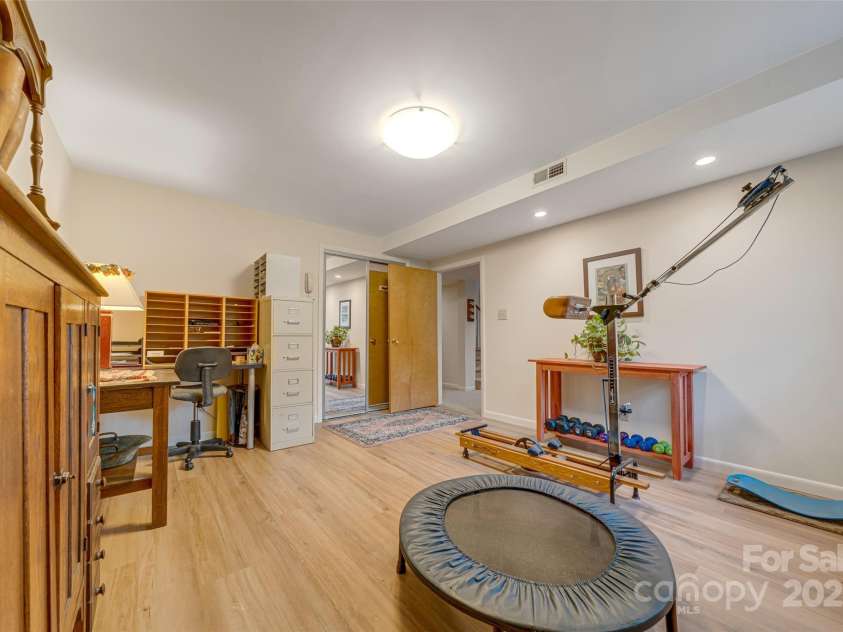 23 Zephyr Drive, Asheville, NC 28806.  MLS# CAR4241105, YatesRealty ID 10993. 