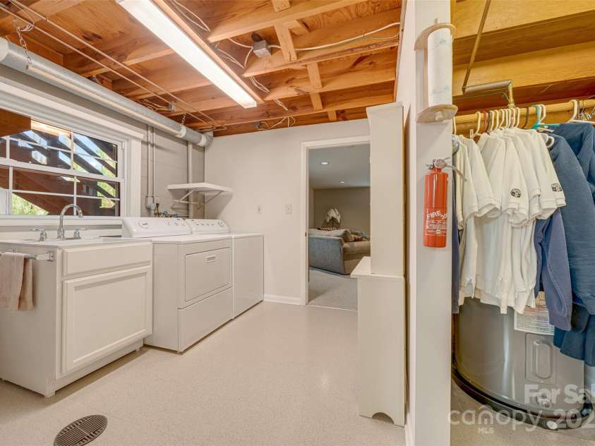 23 Zephyr Drive, Asheville, NC 28806.  MLS# CAR4241105, YatesRealty ID 10993. 