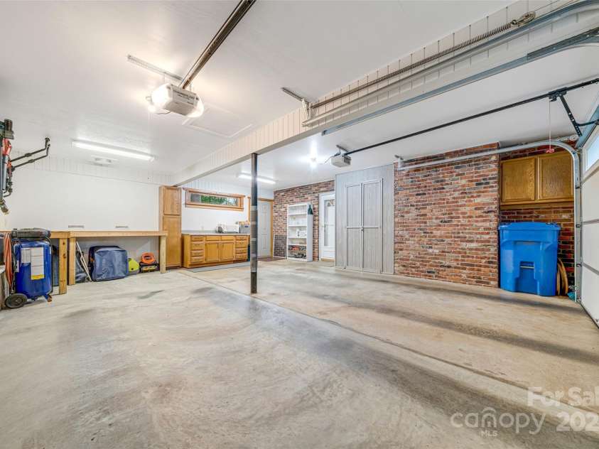 23 Zephyr Drive, Asheville, NC 28806.  MLS# CAR4241105, YatesRealty ID 10993. 