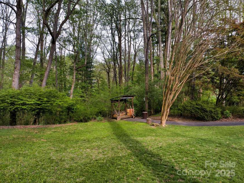 23 Zephyr Drive, Asheville, NC 28806.  MLS# CAR4241105, YatesRealty ID 10993. 