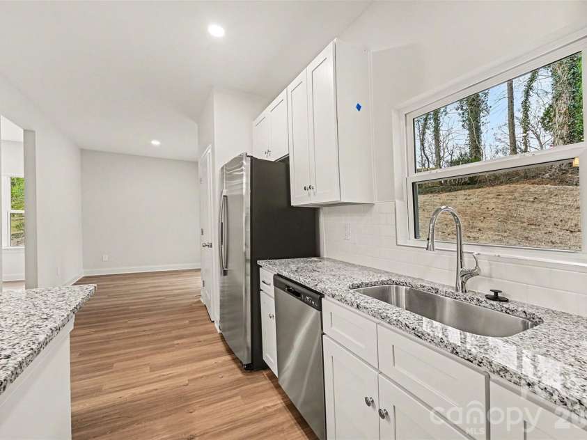 226 Oak Circle, Newton, NC 28658.  MLS# CAR4336438, YatesRealty ID 10994. 