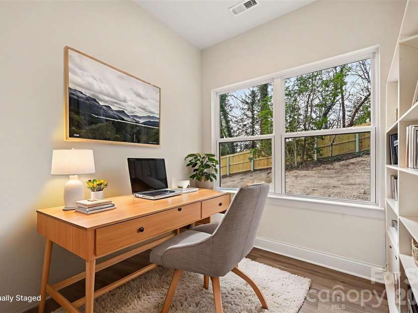 226 Oak Circle, Newton, NC 28658.  MLS# CAR4336438, YatesRealty ID 10994. 