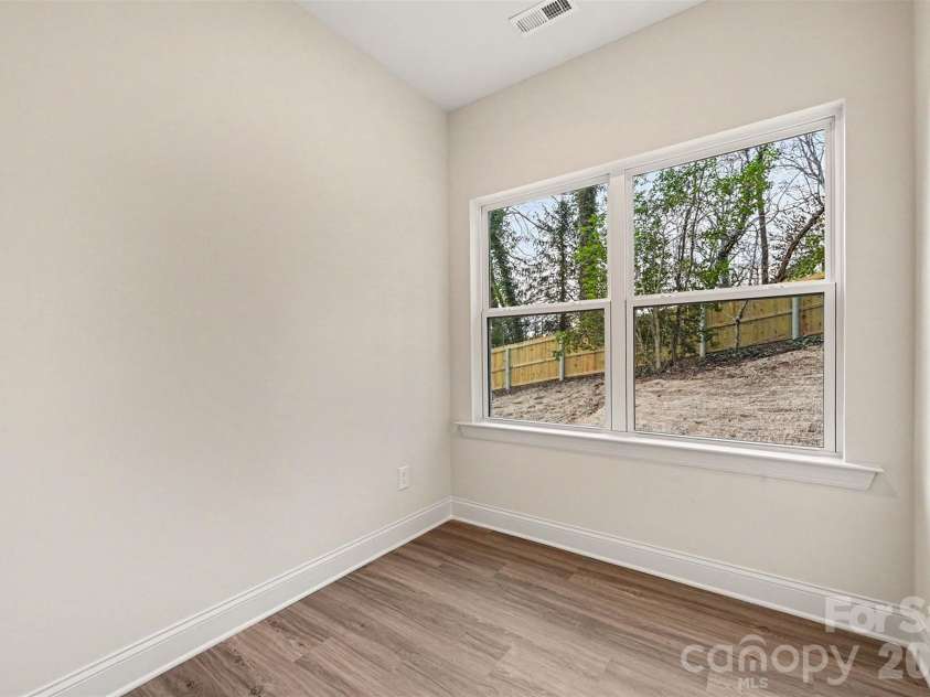 226 Oak Circle, Newton, NC 28658.  MLS# CAR4336438, YatesRealty ID 10994. 