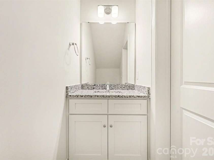 226 Oak Circle, Newton, NC 28658.  MLS# CAR4336438, YatesRealty ID 10994. 