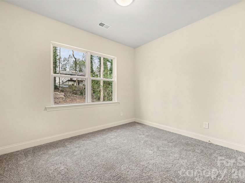 226 Oak Circle, Newton, NC 28658.  MLS# CAR4336438, YatesRealty ID 10994. 