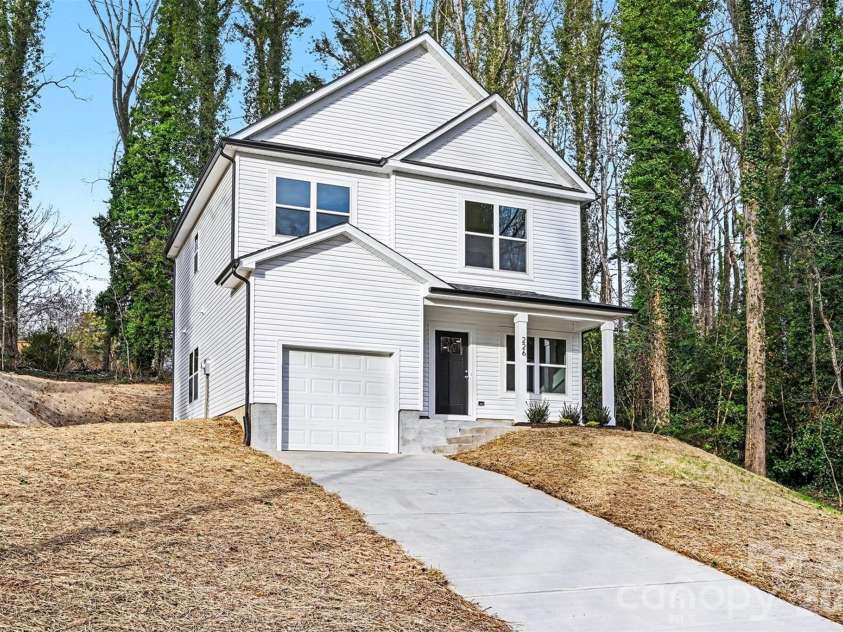 226 Oak Circle, Newton, NC 28658.  MLS# CAR4336438, YatesRealty ID 10994. 