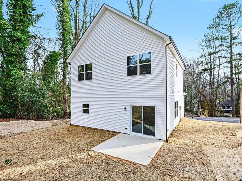 226 Oak Circle, Newton, NC 28658.  MLS# CAR4336438, YatesRealty ID 10994. 