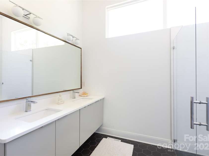 4211 Mantle Court, Charlotte, NC 28205.  MLS# CAR4251839, YatesRealty ID 10994. 