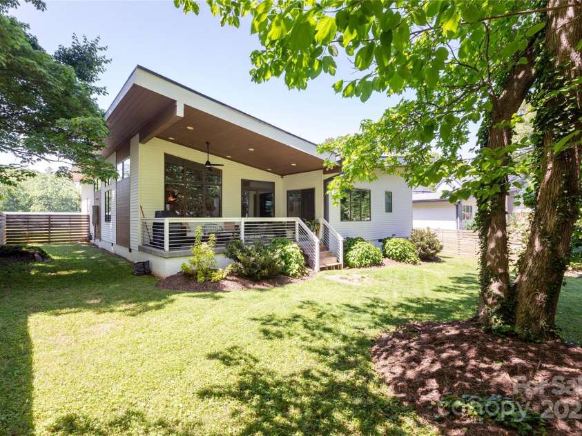 4211 Mantle Court, Charlotte, NC 28205.  MLS# CAR4251839, YatesRealty ID 10994. 